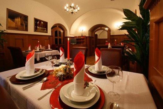 Kastiel Lucivna Hotel Ngoại thất bức ảnh