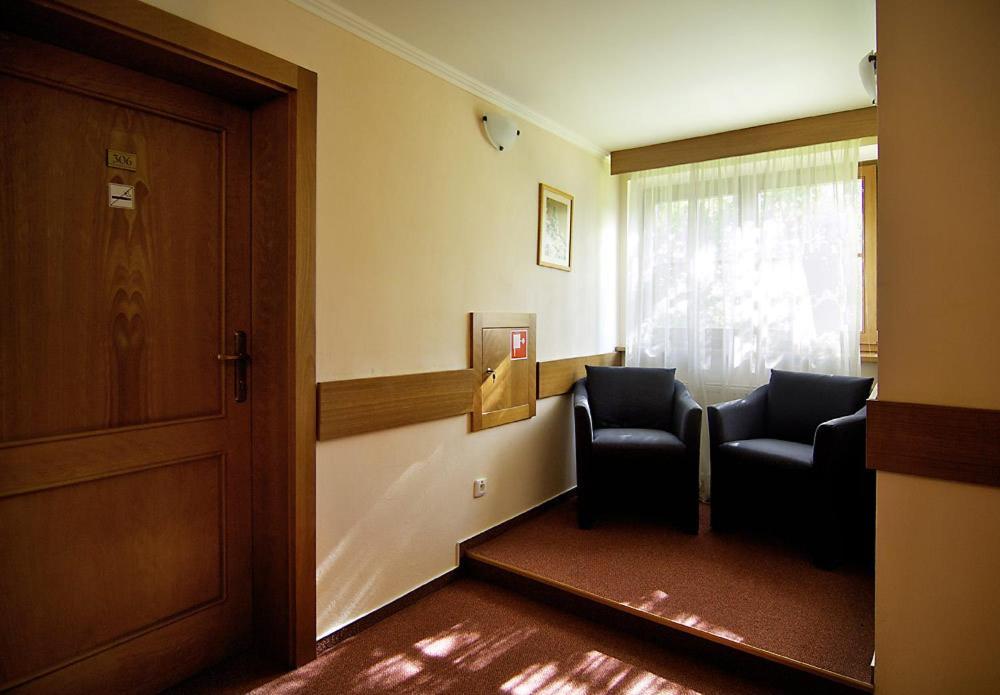 Kastiel Lucivna Hotel Ngoại thất bức ảnh