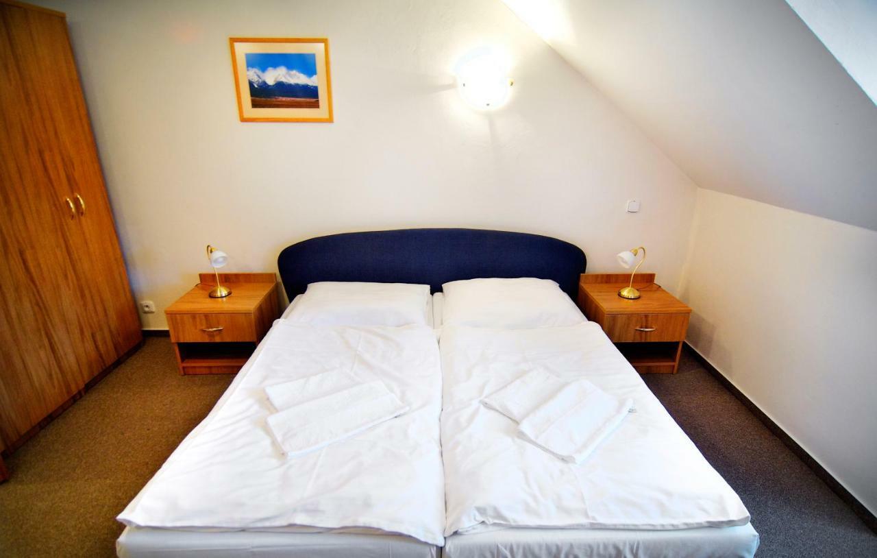 Kastiel Lucivna Hotel Ngoại thất bức ảnh