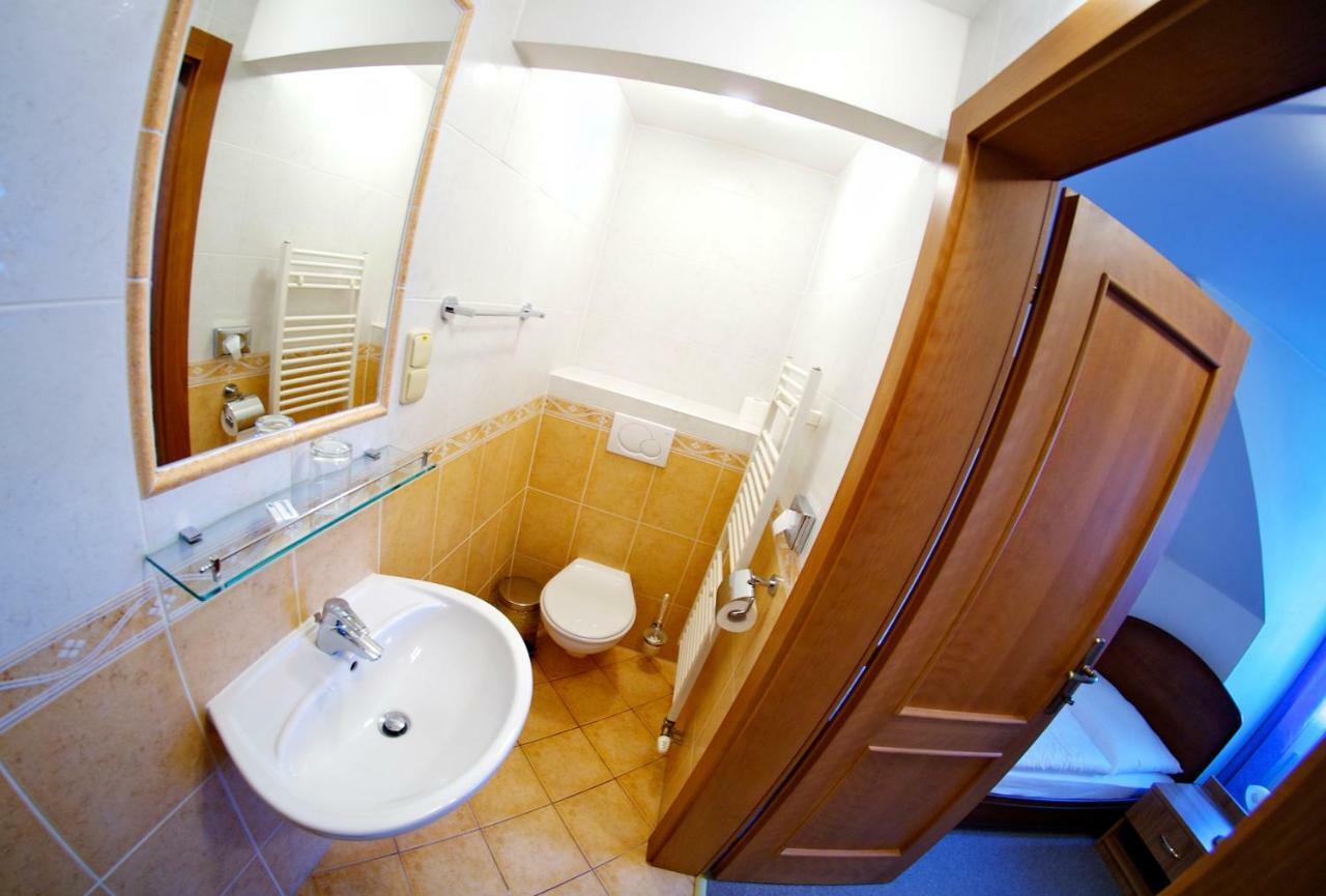Kastiel Lucivna Hotel Ngoại thất bức ảnh