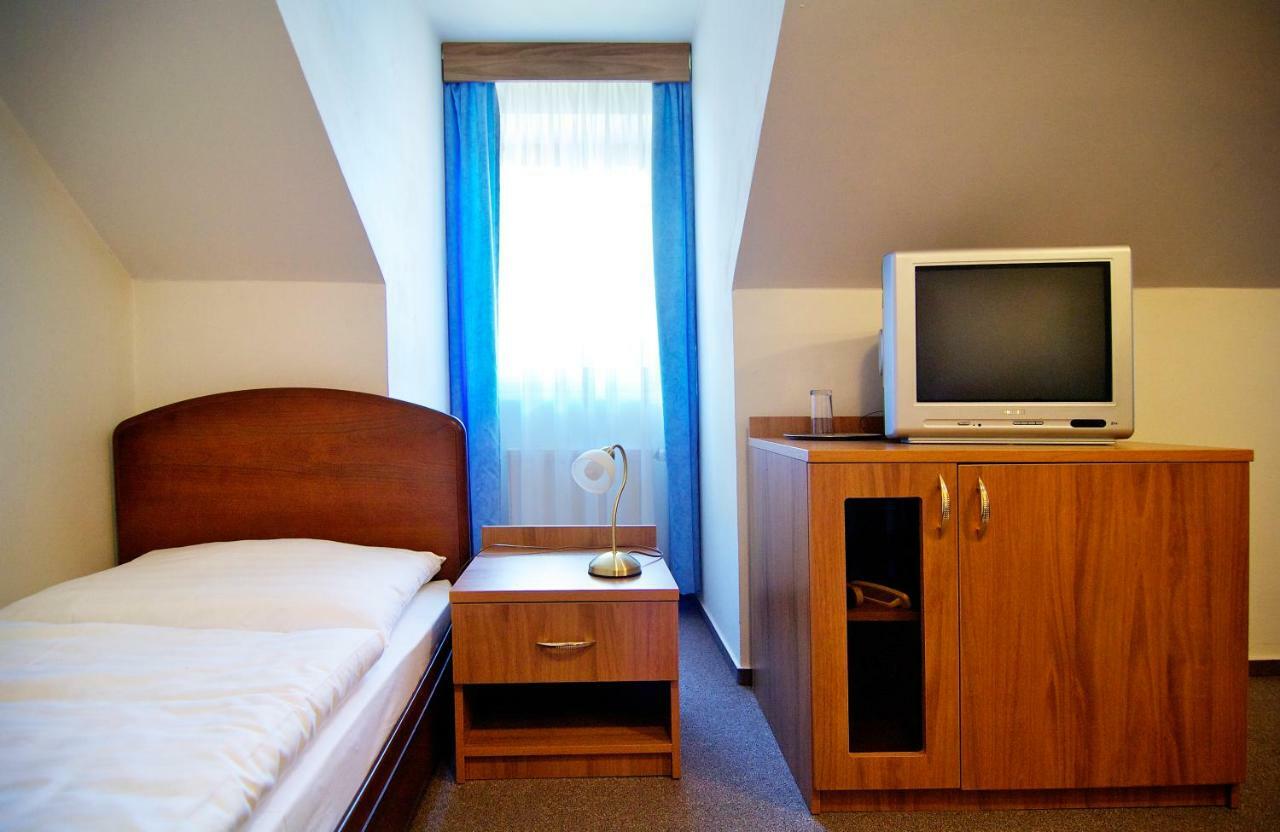 Kastiel Lucivna Hotel Ngoại thất bức ảnh